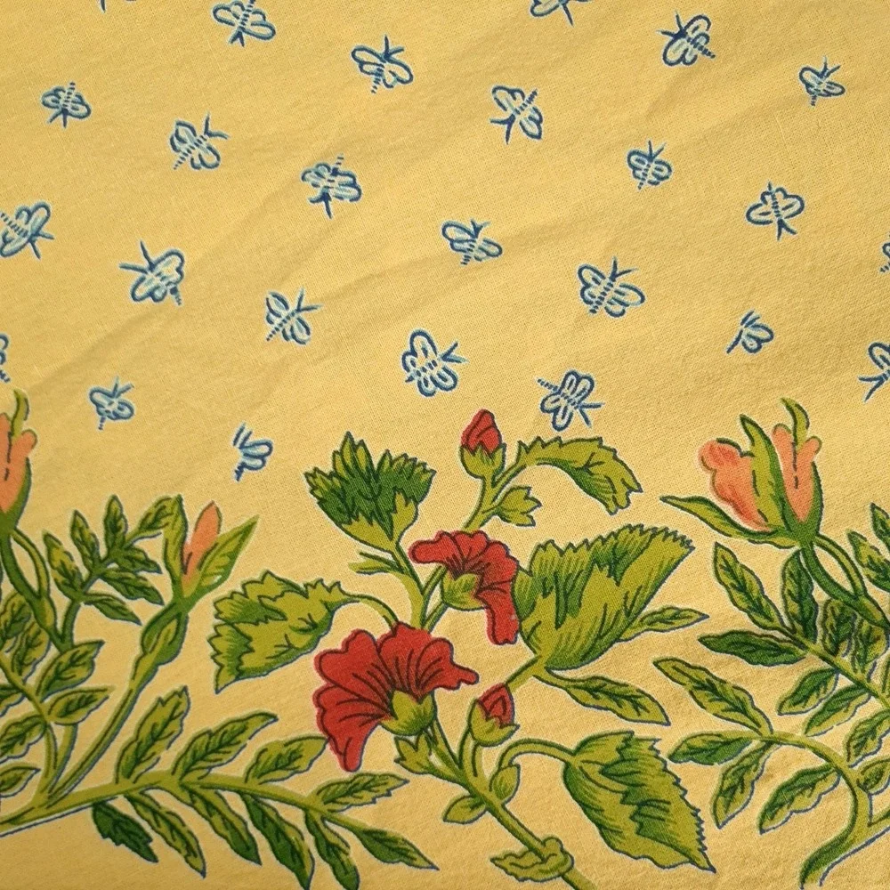 Williams-Sonoma Round Yellow Tablecloth Bees Floral Border Cotton French Country